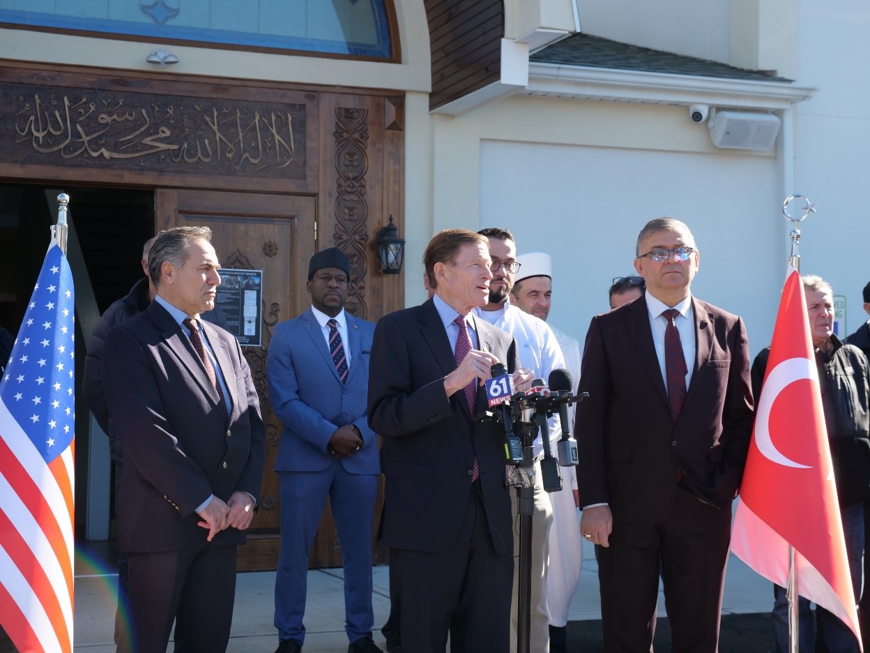 Blumenthal visited the Diyanet Mosque of New Haven which is organizing relief efforts for the victims of the earthquake in Türkiye. 